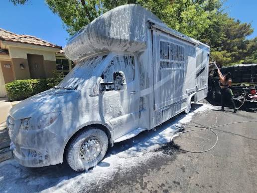 Mobile RV Detailing